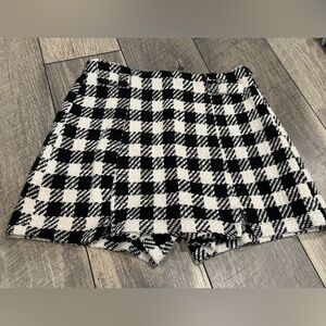 Zara Kids Black and White Checkered Shorts Size 13-14